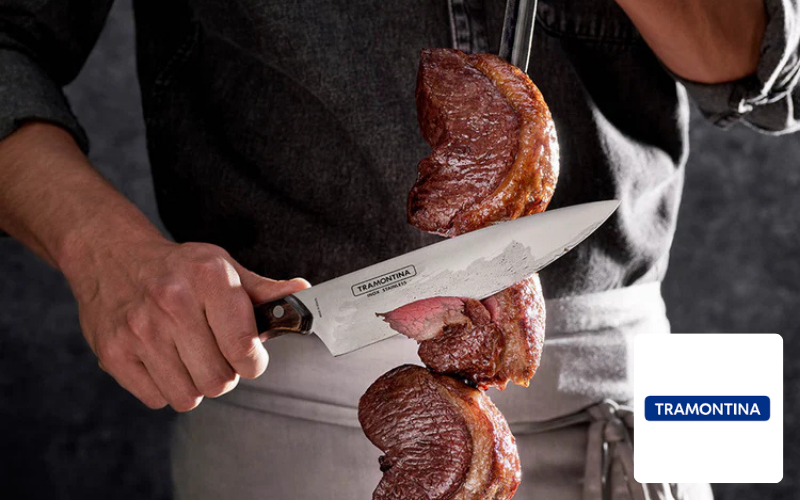 Messer schneidet Fleisch, Tramontina Kunden Logo